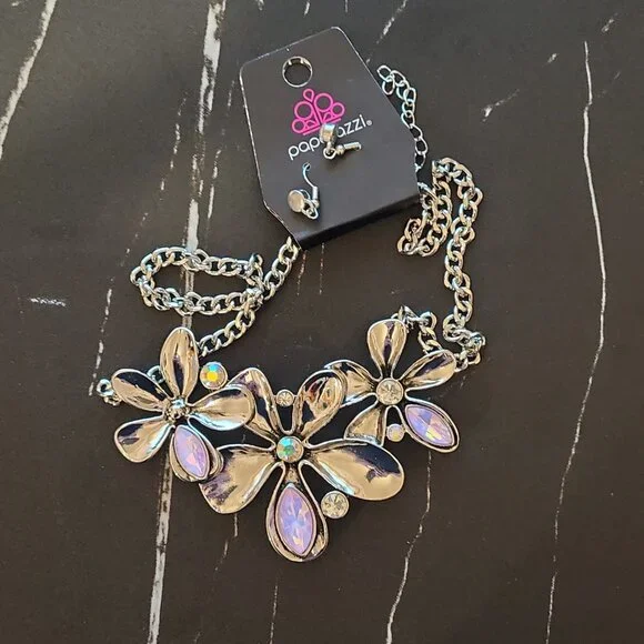 Twirling Triad Pink Necklace Silver Floral Statement Jewelry w/ Opalescent Gems - Picture 4 of 7